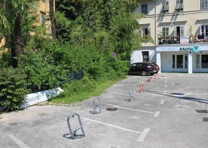 Apartman With A Parking Space - 7891 Opatija